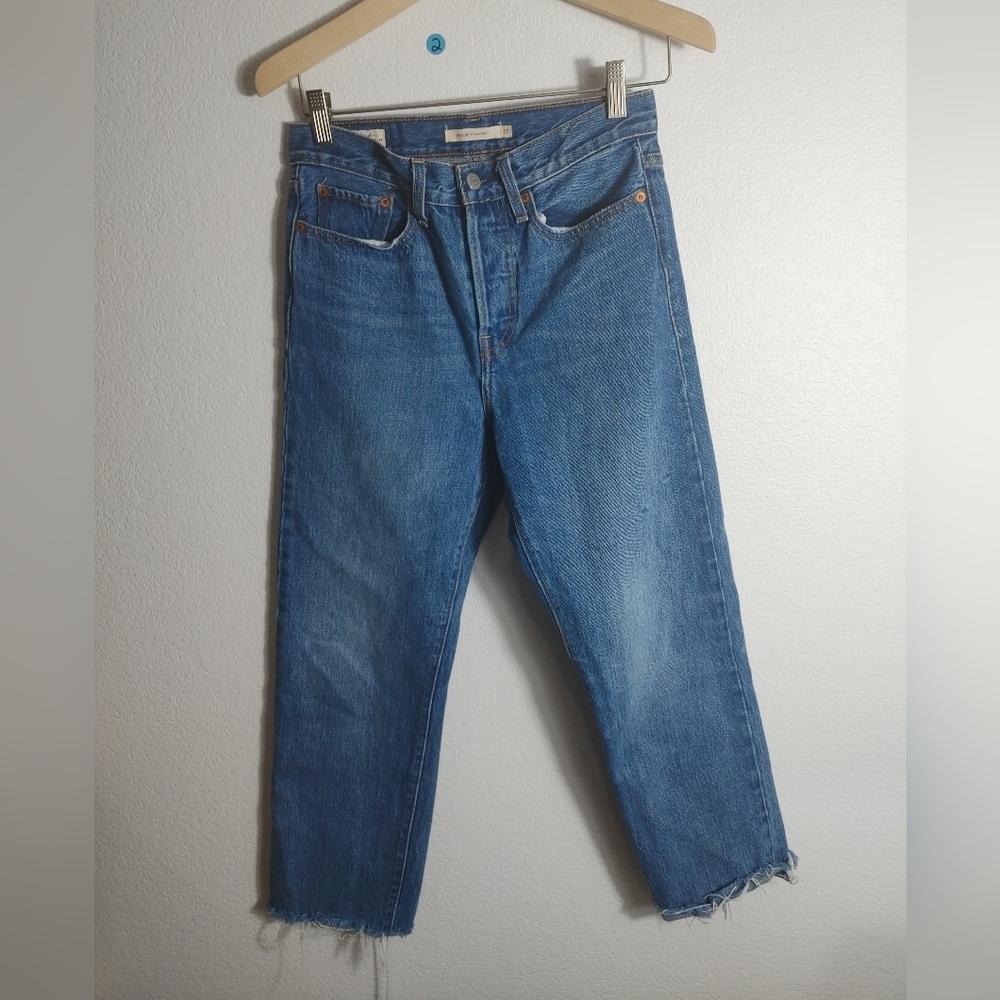 Levi's Women's Wedgie Straight Premium Denim‎ Jeans 27